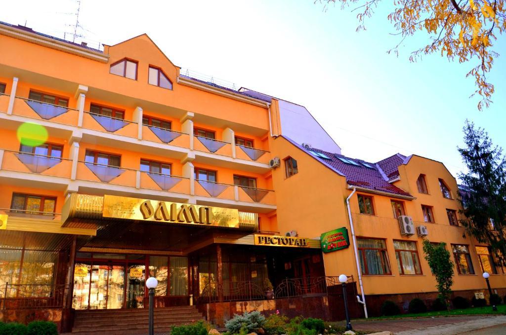 Olymp Hotel Uzhhorod Exterior foto